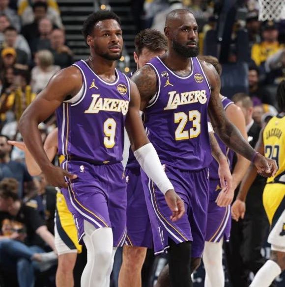 湖人轻取篮网 布朗尼父子连线首秀引热议