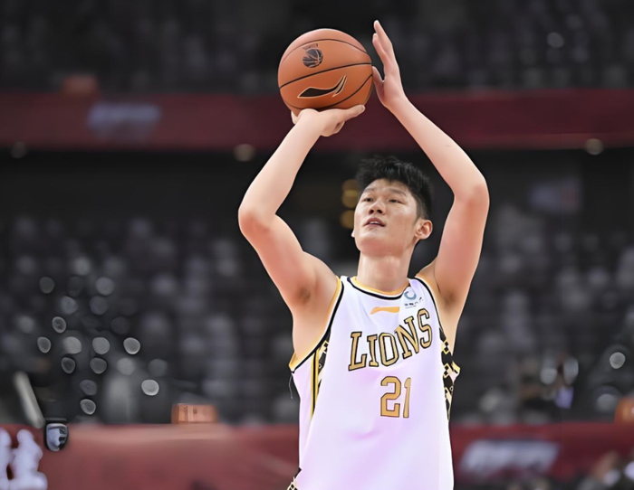 广厦三将低迷惨败深圳 15分惨败暴露阵容隐患