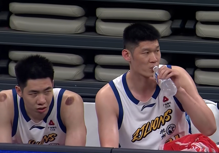 广厦三将低迷惨败深圳 15分惨败暴露阵容隐患