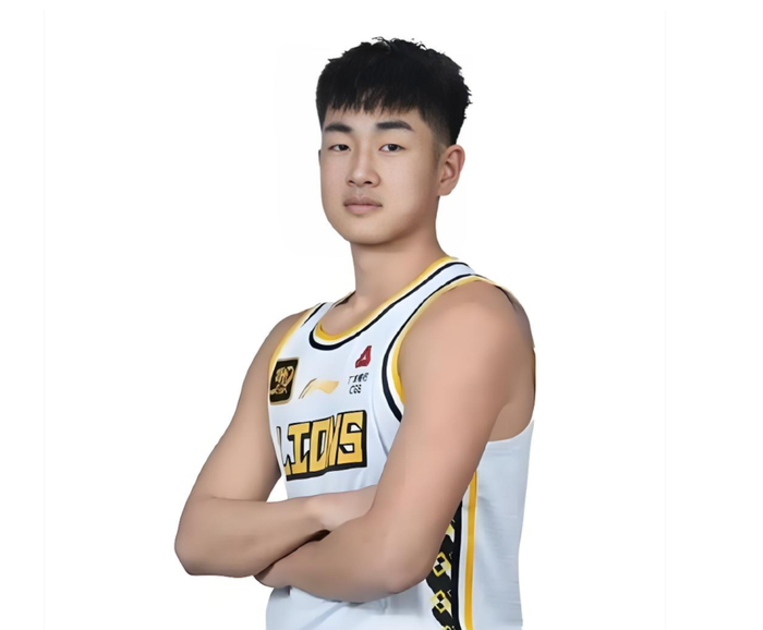 广厦三将低迷惨败深圳 15分惨败暴露阵容隐患