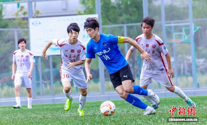 西安世界名校足球赛揭幕：清华北大首战皆胜，