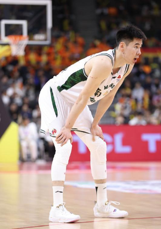 郭昊文张博源或成国家队锋线救星 中国男篮或迎